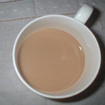 昨日夕食後にいただきました。
ミルクと蜂蜜でコーヒーが優しくなっていて良いですね♪
ごちそうさま！